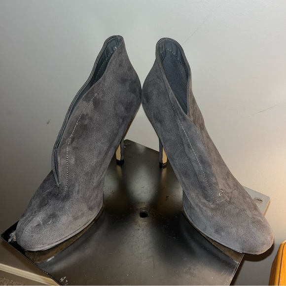 Apt.9 grey suede slip on heeled boots size 10 - Picture 2 of 11